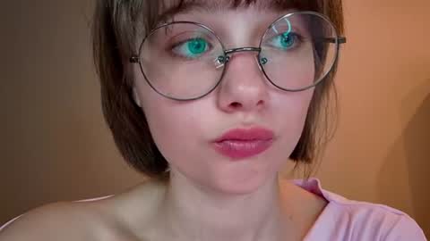 Luna online show from 5, 7, 2026