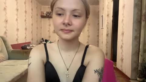 Snapshot of richellearmentrout chatting on 6, 8, 2026 jenny online show from 6, 8, 2026