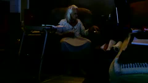 PINK HOLE TWINK online show from 21, 4, 2026