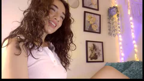 Independent model online show from 5, 10, 2025