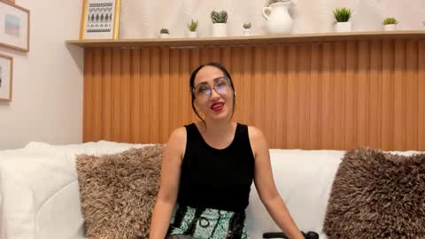 Snapshot of riley_reid_milf chatting on 11, 6, 2026 Oriana online show from 11, 6, 2026