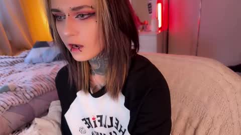   DianaBrite            fansl y online show from 16, 1, 2026