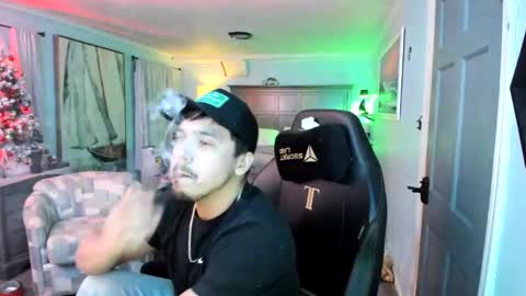 Snapshot of rjman111 chatting on 2, 12, 2025 rjman111 online show from 2, 12, 2025