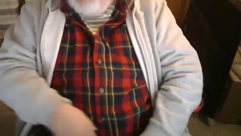 Snapshot of rndmronnie chatting on 4, 12, 2024 Ron Rodan online show from 4, 12, 2024