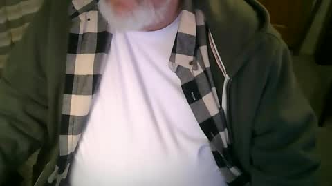 Snapshot of rndmronnie chatting on 19, 11, 2025 Ron Rodan online show from 19, 11, 2025