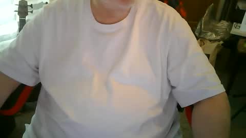 Snapshot of rndmronnie chatting on 1, 4, 2026 Ron Rodan online show from 1, 4, 2026