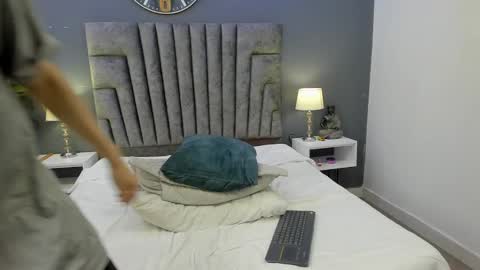 Roan Birkin online show from 6, 2, 2025