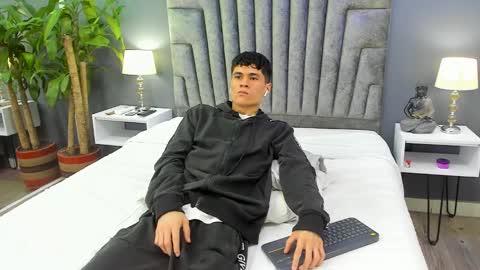 Roan Birkin online show from 19, 2, 2025