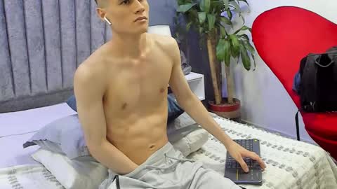 Roan Birkin online show from 6, 3, 2025