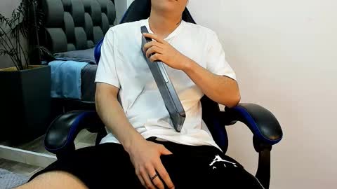 Roan Birkin online show from 5, 11, 2025