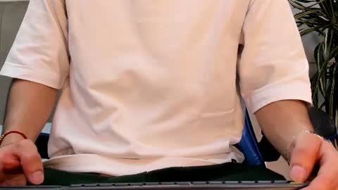 Snapshot of roan_birkin chatting on 1, 7, 2026 Roan Birkin online show from 1, 7, 2026