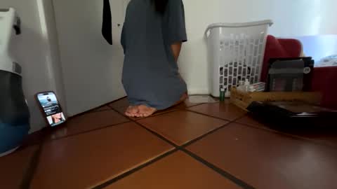 roarmance1 online show from 24, 11, 2025