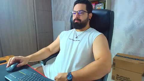 Robby online show from 4, 12, 2025