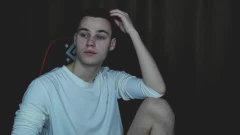 robert10211 online show from 27, 12, 2024