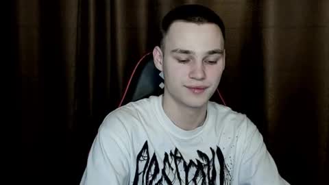 robert10211 online show from 3, 2, 2025