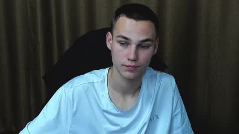 robert10211 online show from 8, 9, 2025