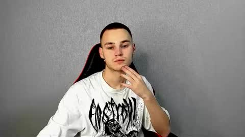 robert10211 online show from 2, 12, 2025