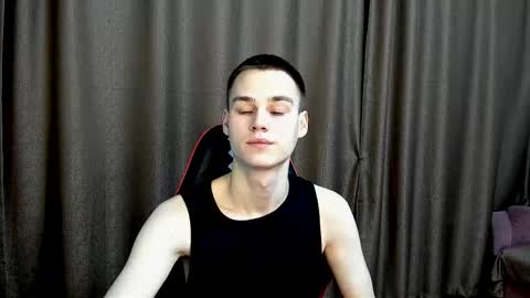 robert10211 online show from 15, 12, 2025