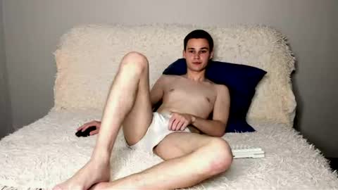robert10211 online show from 19, 6, 2026