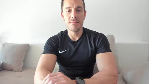Snapshot of roberto4ever chatting on 25, 4, 2026 roberto4ever online show from 25, 4, 2026