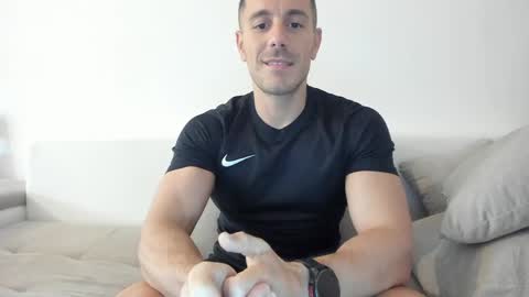 Snapshot of roberto4ever chatting on 29, 4, 2026 roberto4ever online show from 29, 4, 2026
