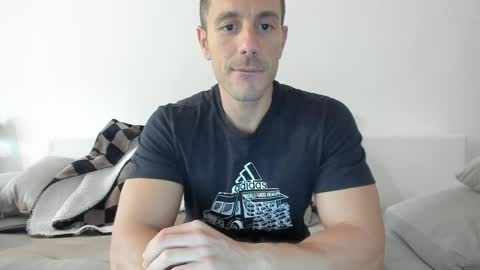 Snapshot of roberto4ever chatting on 28, 5, 2026 roberto4ever online show from 28, 5, 2026