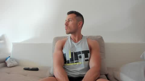 roberto4ever online show from 9, 6, 2026