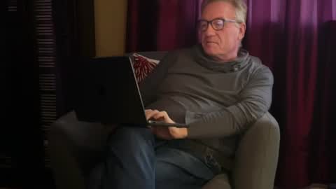 RobertTheRabbit online show from 30, 6, 2026