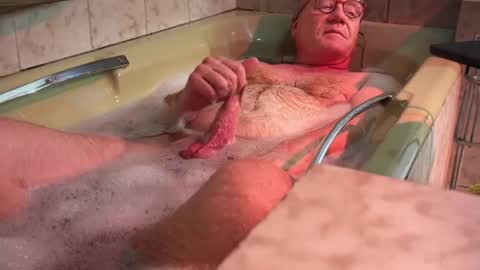 RobertTheRabbit online show from 31, 7, 2026