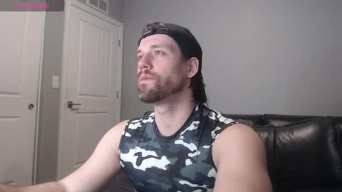 Snapshot of robknocks chatting on 27, 10, 2025 Rob Knocks online show from 27, 10, 2025