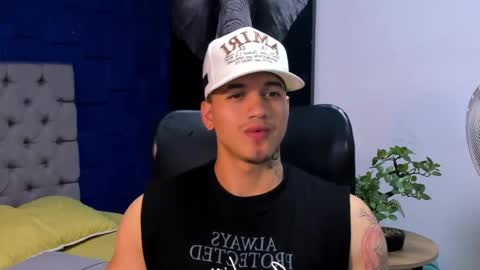 rocco_santos online show from 23, 10, 2025