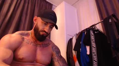 roccoomuscles online show from 24, 10, 2025
