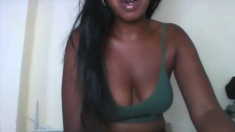 rochellinah online show from 28, 3, 2026