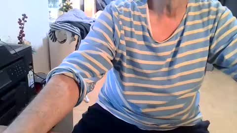 Snapshot of rolandloser1000 chatting on 19, 12, 2024 rolandloser1000 online show from 19, 12, 2024