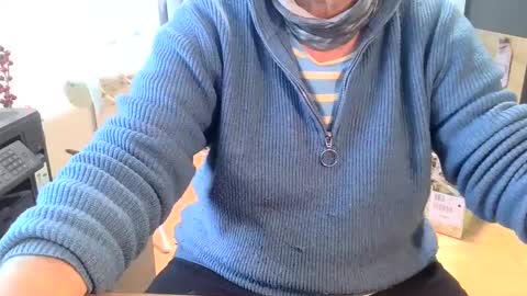 Snapshot of rolandloser1000 chatting on 5, 1, 2025 rolandloser1000 online show from 5, 1, 2025