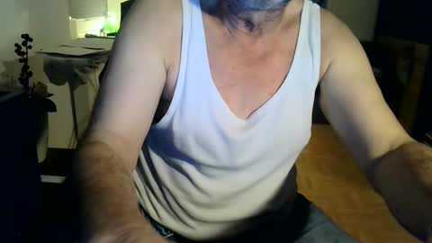 Snapshot of rolandloser1000 chatting on 11, 1, 2025 rolandloser1000 online show from 11, 1, 2025