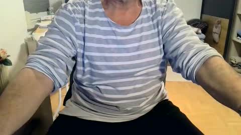 Snapshot of rolandloser1000 chatting on 16, 1, 2025 rolandloser1000 online show from 16, 1, 2025