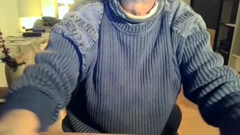 Snapshot of rolandloser1000 chatting on 30, 1, 2025 rolandloser1000 online show from 30, 1, 2025