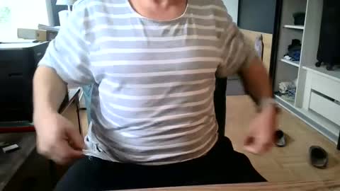 Snapshot of rolandloser1000 chatting on 23, 2, 2025 rolandloser1000 online show from 23, 2, 2025