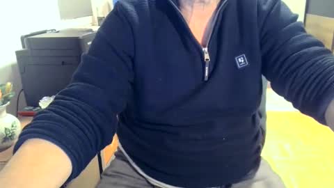 Snapshot of rolandloser1000 chatting on 1, 3, 2025 rolandloser1000 online show from 1, 3, 2025