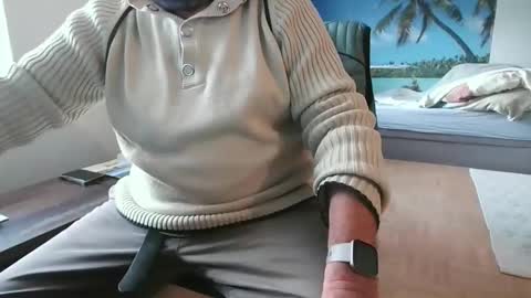 Snapshot of rolandloser1000 chatting on 21, 11, 2025 rolandloser1000 online show from 21, 11, 2025