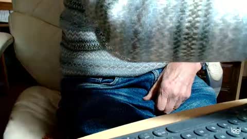 Snapshot of rolydawe chatting on 12, 11, 2025 rolydawe online show from 12, 11, 2025