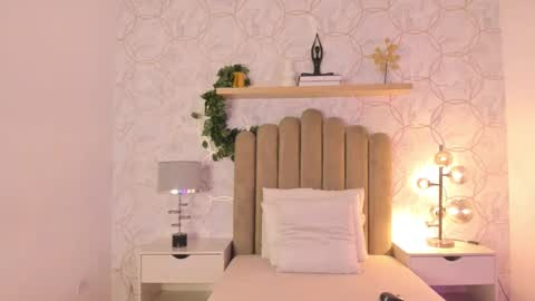   online show from 10, 12, 2024