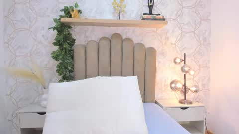   online show from 6, 11, 2025