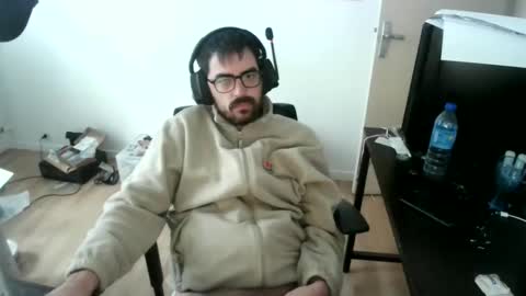 Snapshot of romainb72 chatting on 19, 5, 2026 romainb72 online show from 19, 5, 2026