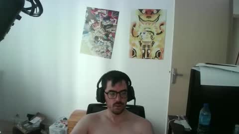 Snapshot of romainb72 chatting on 27, 5, 2026 romainb72 online show from 27, 5, 2026