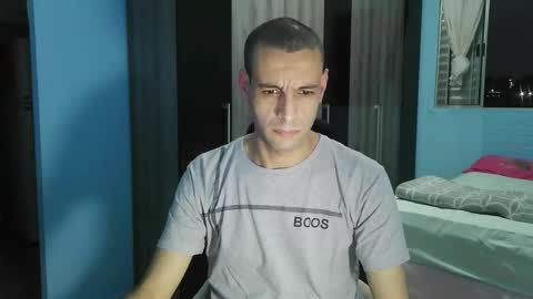 Snapshot of ronnispoto chatting on 12, 3, 2026 ronny online show from 12, 3, 2026