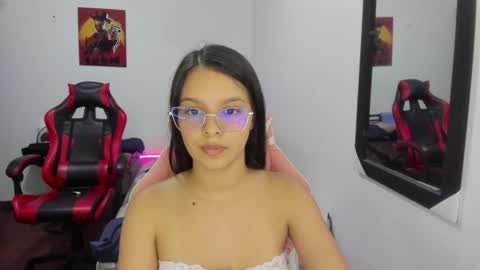  MIA AND PAUL online show from 18, 12, 2025