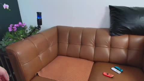 Rosalie Caine online show from 25, 2, 2026