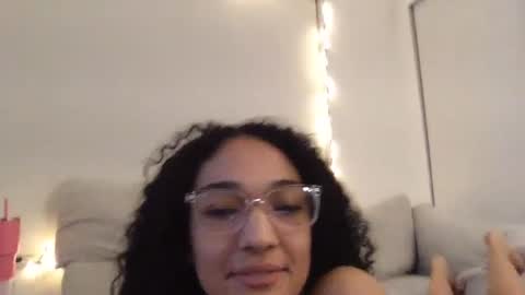 Snapshot of rosalinatoosexy chatting on 3, 1, 2025 Rosalina online show from 3, 1, 2025